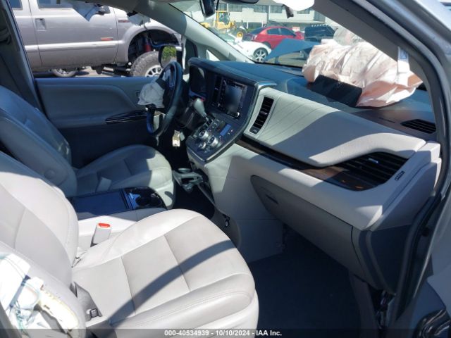5TDYZ3DC1KS983821 Toyota Sienna Xle Premium 8 Passenger