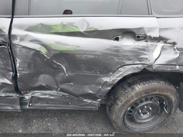 2T3F1RFV1NW263860 Toyota RAV4 LE