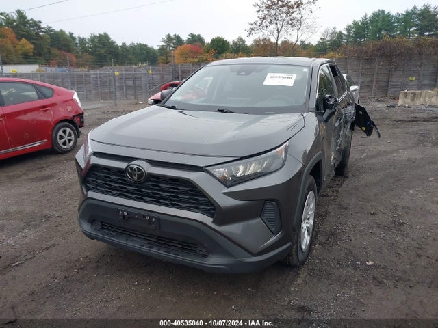 2T3F1RFV1NW263860 Toyota RAV4 LE