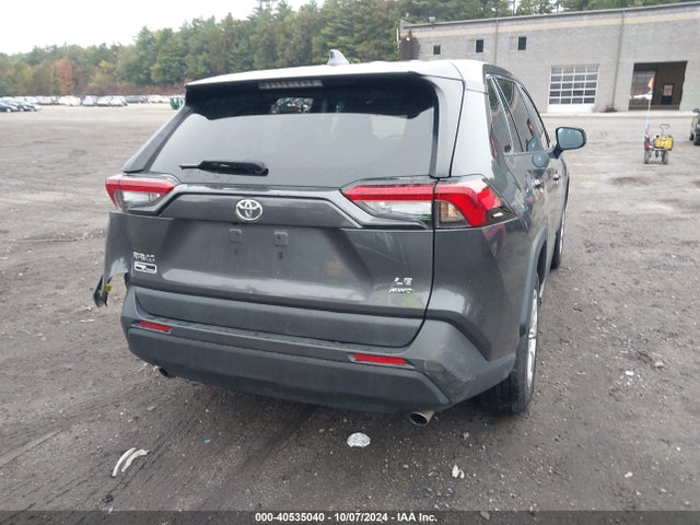 2T3F1RFV1NW263860 Toyota RAV4 LE