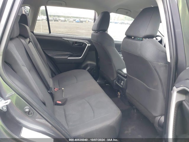 2T3F1RFV1NW263860 Toyota RAV4 LE