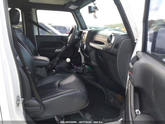 1C4BJWEG1EL231106 Jeep Wrangler Unlimited Sahara