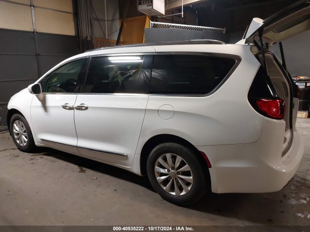 2C4RC1EG5JR237262 Chrysler Pacifica Touring L Plus