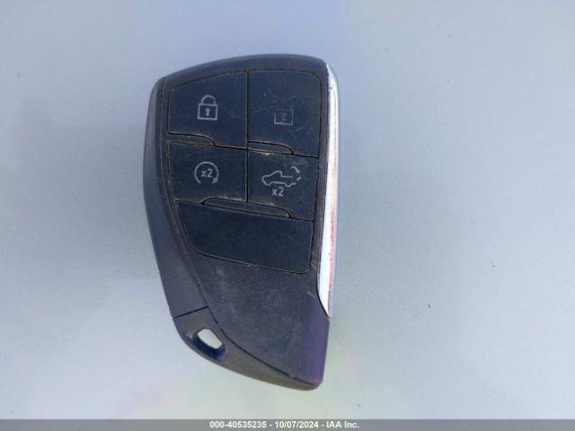 1GTRUAEK9PZ227446 GMC Sierra 1500 4wd  Standard Box Pro