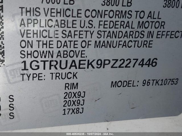1GTRUAEK9PZ227446 GMC Sierra 1500 4wd  Standard Box Pro