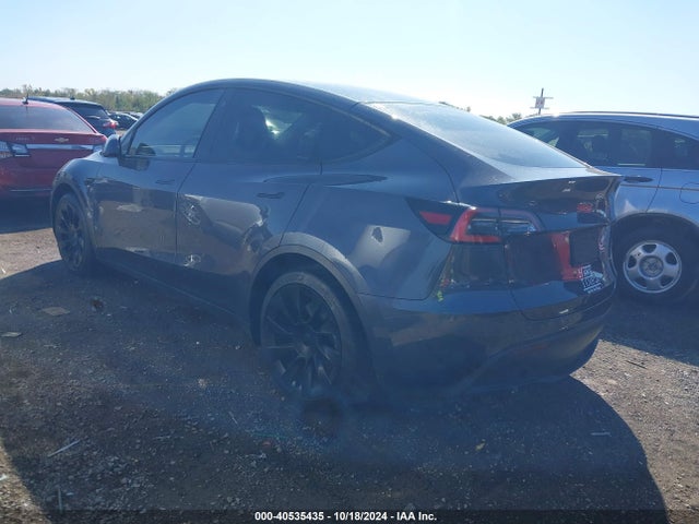 2021 TESLA MODEL Y 5YJYGDEE5MF108325 Photo 2