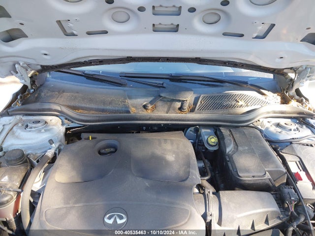 SJKCH5CR8JA051820 Infiniti Qx30 Luxury