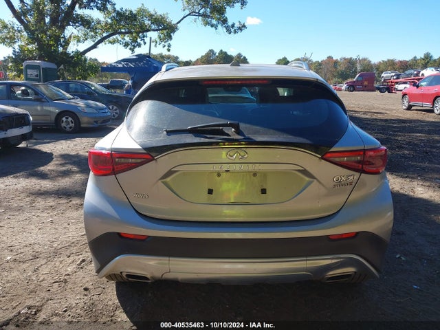 SJKCH5CR8JA051820 Infiniti Qx30 Luxury