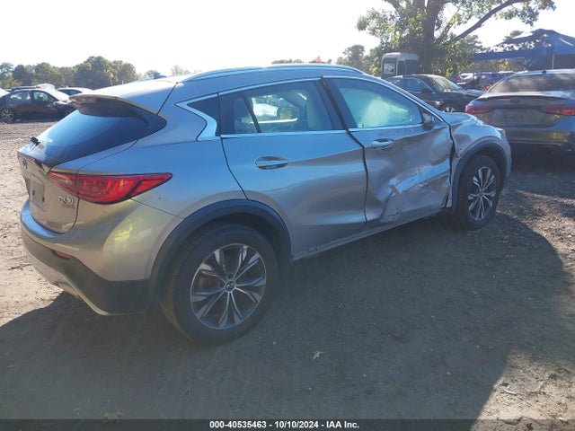 SJKCH5CR8JA051820 Infiniti Qx30 Luxury