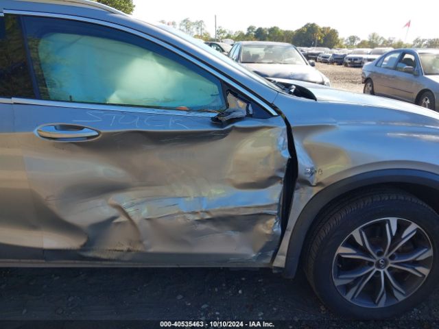SJKCH5CR8JA051820 Infiniti Qx30 Luxury