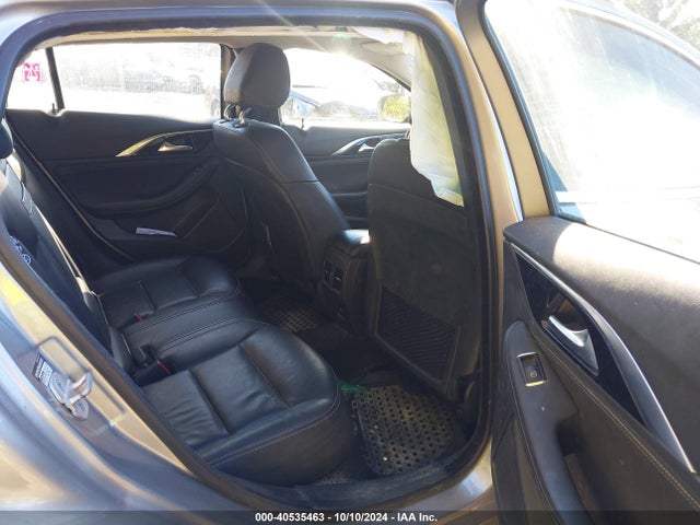 SJKCH5CR8JA051820 Infiniti Qx30 Luxury