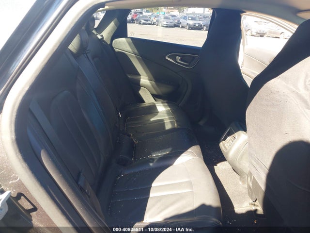 Chrysler 200 C 2015 1C3CCCCG6FN638820 Image 8