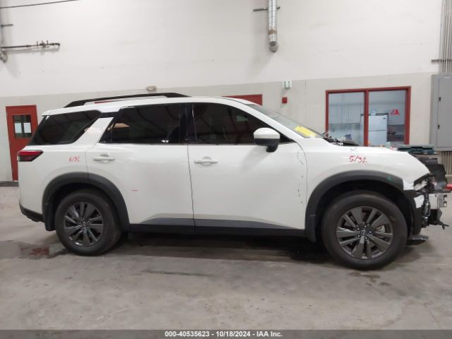 5N1DR3BD5NC221295 Nissan Pathfinder Sv 4wd