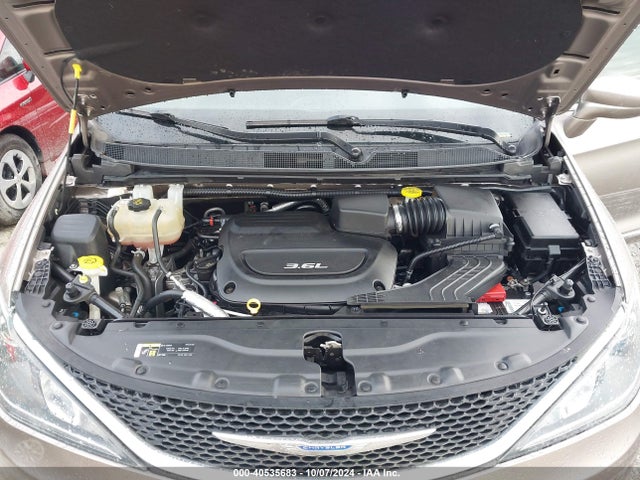 Chrysler Pacifica Touring L Plus 2018 2C4RC1EG7JR292361 Image 10