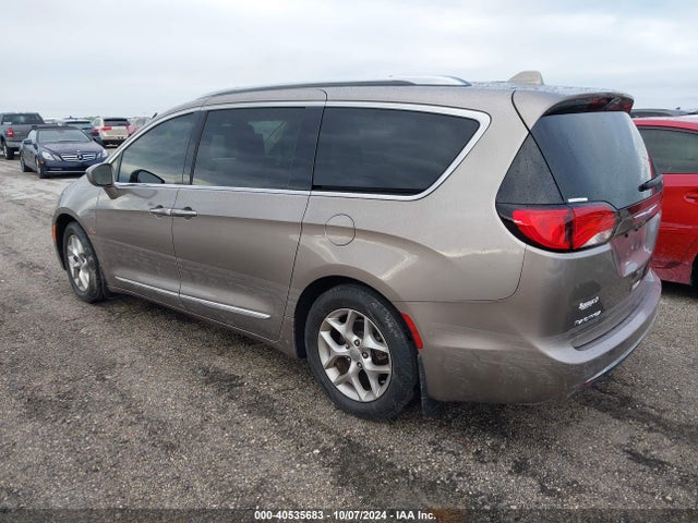 Chrysler Pacifica Touring L Plus 2018 2C4RC1EG7JR292361 Image 3