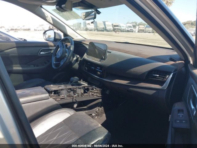 JN8BT3DC6NW120027 Nissan Rogue Platinum Fwd