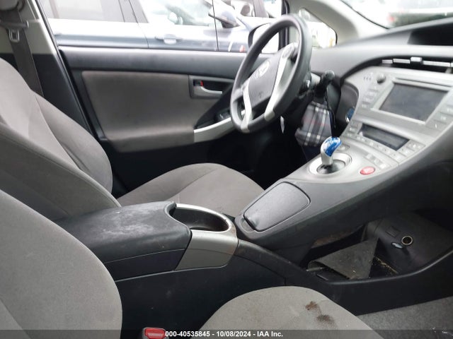 Toyota Prius Two 2015 JTDKN3DU5F0459994 Image 5