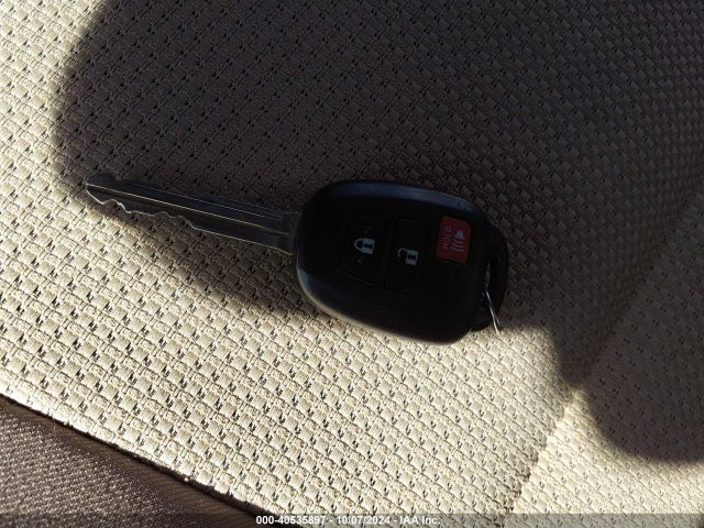 JTMRFREV7HJ115814 Toyota Rav4 Xle