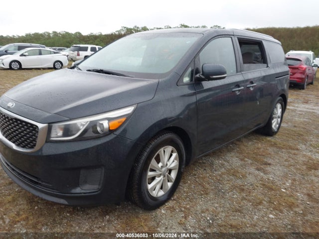 KIA SEDONA LX 2016 KNDMB5C19G6171432 Image 2