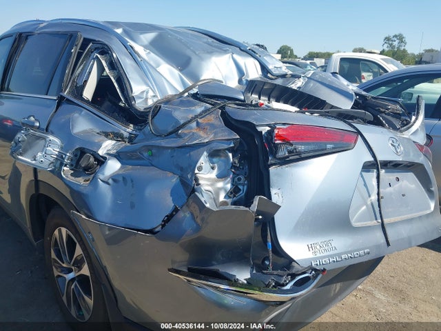 Toyota Highlander Xle 2021 5TDGZRBHXMS095245 Image 17