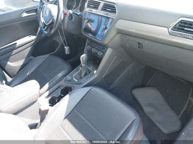 3VV2B7AX6JM003637 Volkswagen Tiguan 2.0t Se/2.0t Sel