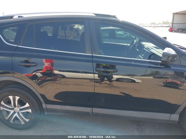 Toyota RAV4 LE 2018 2T3ZFREV0JW408414 Image 13