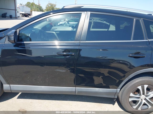 Toyota RAV4 LE 2018 2T3ZFREV0JW408414 Image 14