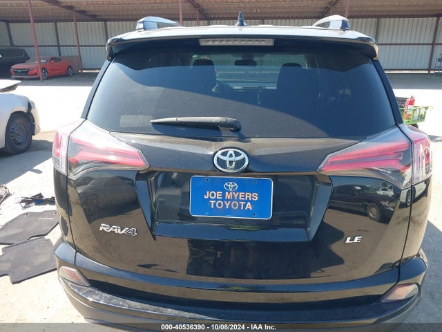 Toyota RAV4 LE 2018 2T3ZFREV0JW408414 Image 16