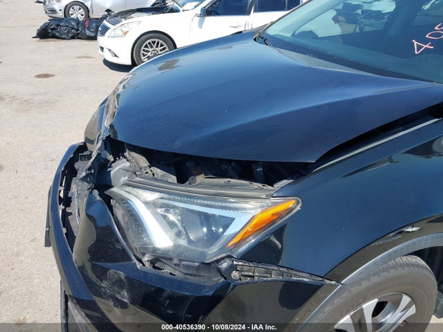 Toyota RAV4 LE 2018 2T3ZFREV0JW408414 Image 6