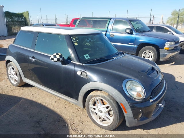 2008 MINI COOPER S WMWMF73578TV37133 Photo 0