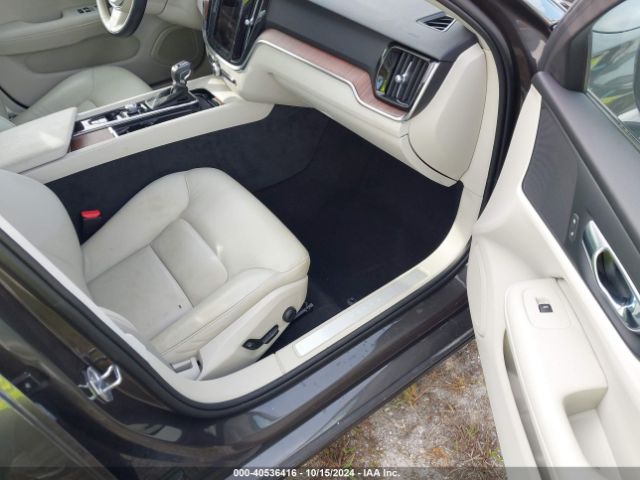7JR102FZXMG123602 Volvo S60 T5 Momentum