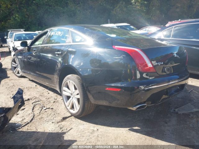 2011 JAGUAR XJ SAJWA2GB1BLV01430 Photo 2