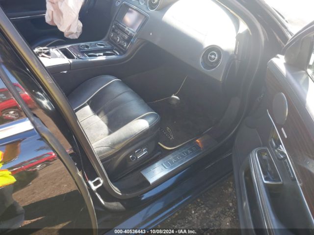 2011 JAGUAR XJ SAJWA2GB1BLV01430 Photo 4