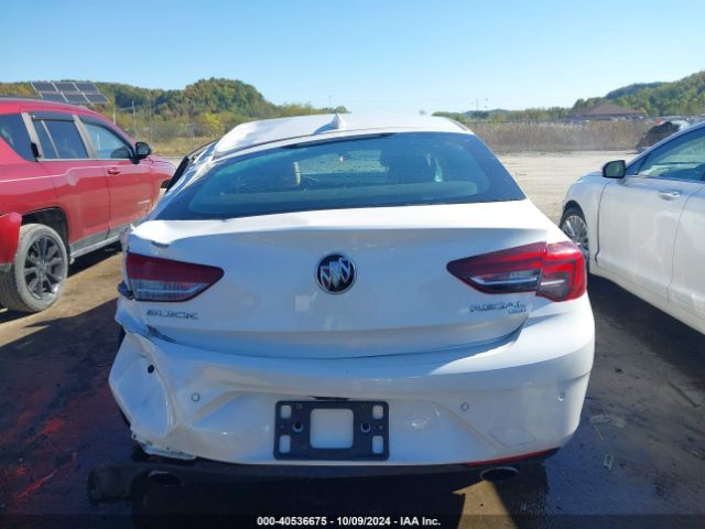 W04GR6SX5J1100778 Buick Regal Sportback Essence