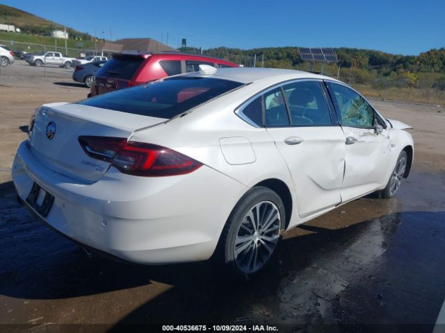 W04GR6SX5J1100778 Buick Regal Sportback Essence