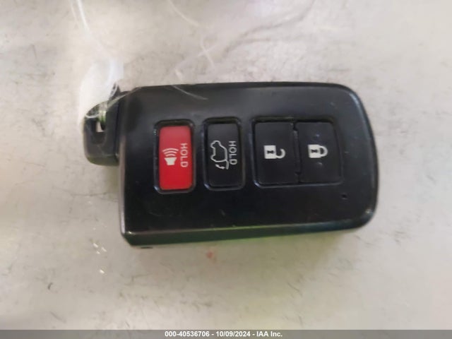 Toyota Rav4 Xle 2018 JTMWFREV7JD116565 Image 11