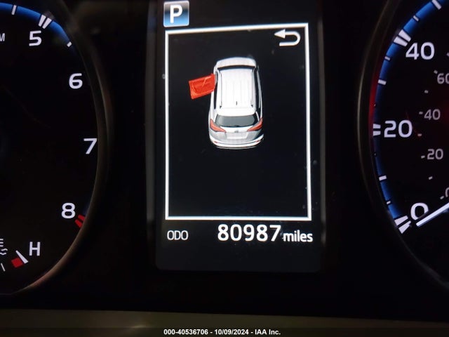 Toyota Rav4 Xle 2018 JTMWFREV7JD116565 Image 15