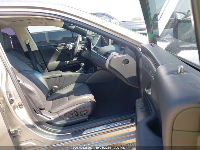 Lexus ES 300H 2019 58AB21B14KU003059 Image 5