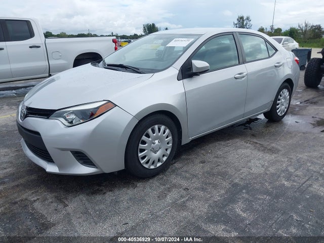 Toyota COROLLA LE 2015 2T1BURHE1FC325692 Image 2
