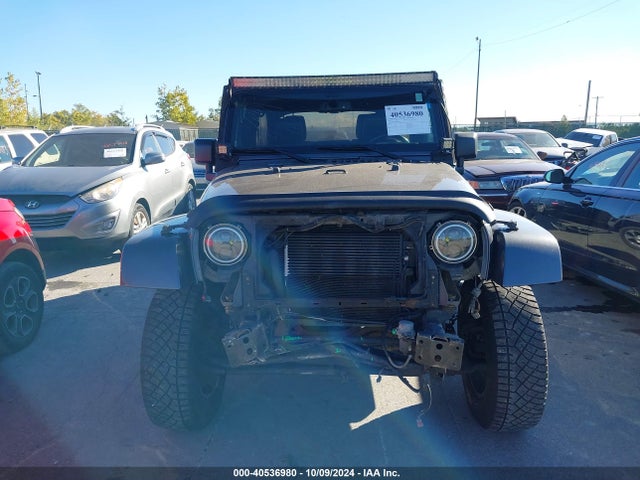1C4BJWEG0GL169443 Jeep Wrangler Unlimited Sahara
