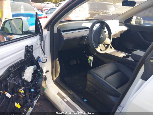 2021 TESLA MODEL Y 5YJYGDEE9MF288375 Photo 4