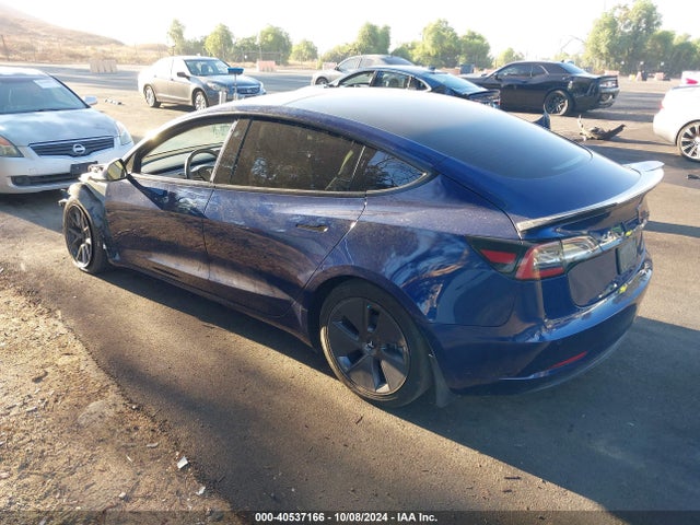 2022 TESLA MODEL 3 5YJ3E1EA6NF207233 Photo 2