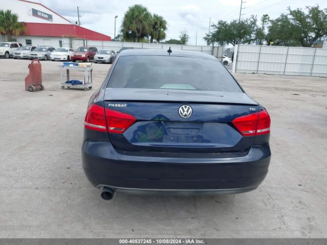 1VWAT7A33FC007638 Volkswagen Passat 1.8t S