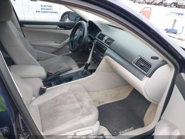 1VWAT7A33FC007638 Volkswagen Passat 1.8t S