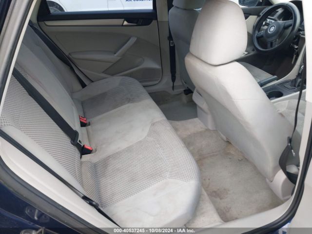 1VWAT7A33FC007638 Volkswagen Passat 1.8t S