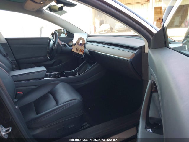 2019 TESLA MODEL 3 5YJ3E1EB4KF364800 Photo 4