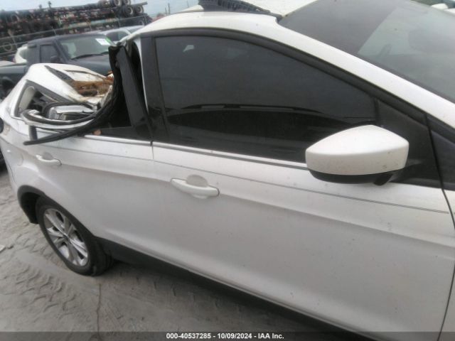 1FMCU0HDXJUD14592 Ford ESCAPE SEL