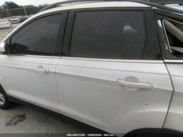 1FMCU0HDXJUD14592 Ford ESCAPE SEL