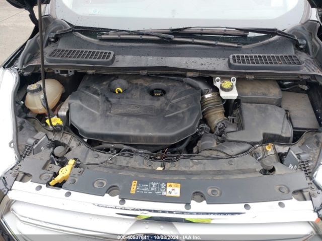 1FMCU9J9XJUD37882 Ford Escape Titanium