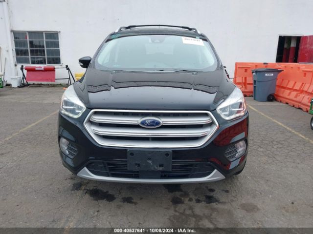 1FMCU9J9XJUD37882 Ford Escape Titanium